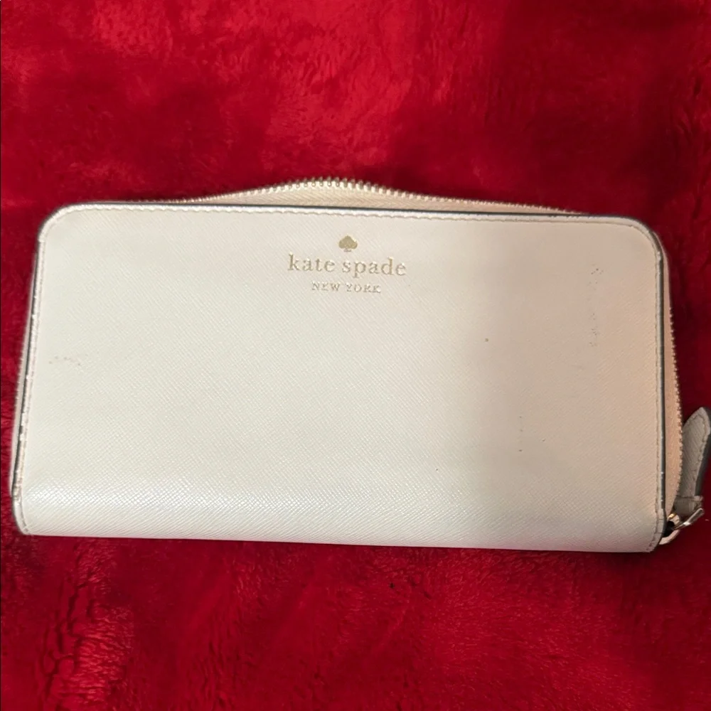 Kate Spade Cream Zip-Around Wallet- SEE PHOTOS PLEASE - Picture 1 of 11